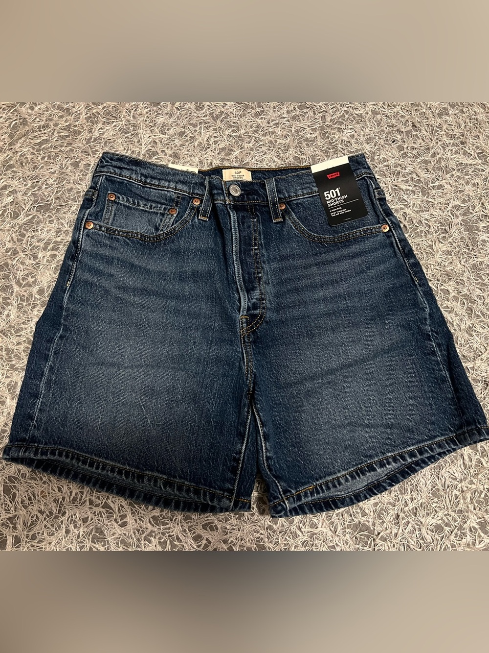 Women’s Levi’s 501 Mid Thigh Jean Shorts Size 30 Dark Wash NWT